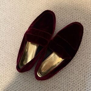 Zara Women’s Burgundy Velvet Loafers/Flats sz 6